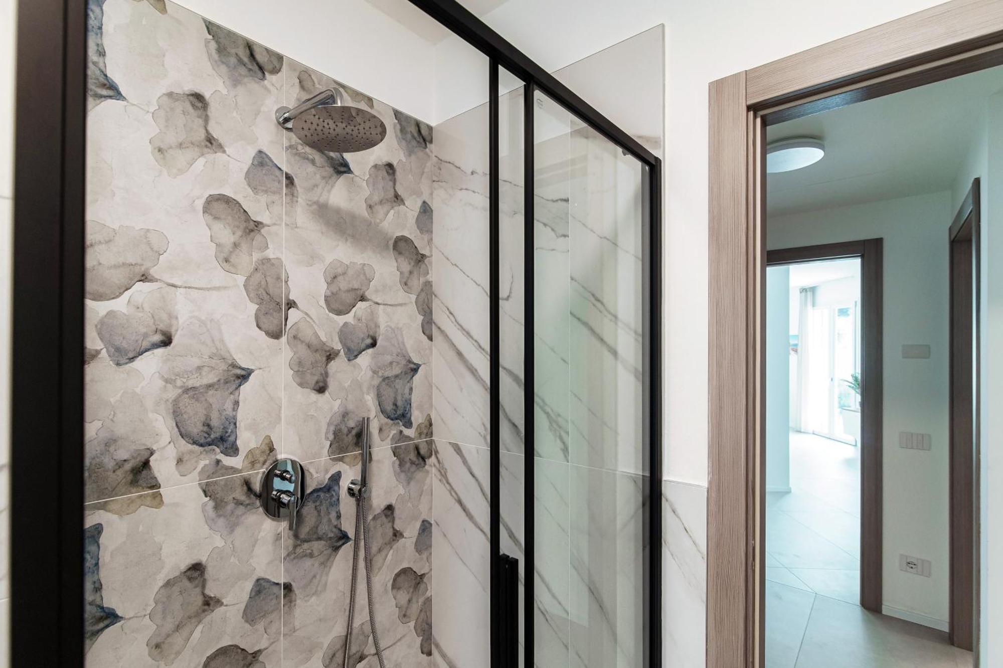 Lario Suite Apartments By Quokka 360 - With Parking Next To Como City Ngoại thất bức ảnh
